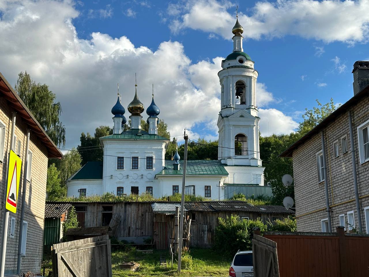 Старинный храм